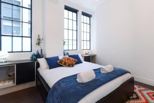 3 ห้องนอน 1 ห้องน้ำส่วนตัว ขนาด 100 ตร.ม. – เขตศูนย์กลางธุรกิจเมลเบิร์น (Spacious 3 Bed Warehouse Central Melbourne CBD)2