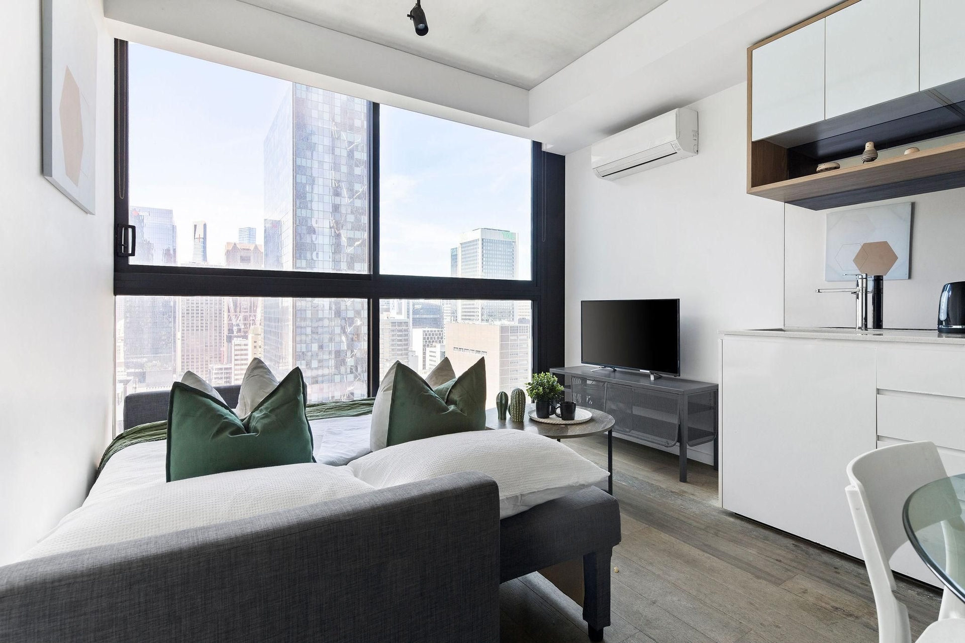 อพาร์ตเมนต์ 2 ห้องนอน 1 ห้องน้ำส่วนตัว ขนาด 55 ตร.ม. – อื่นๆ (Stylish 2BR Apartment with Panoramic City Views)1