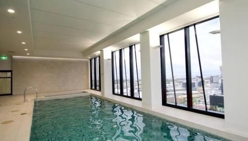 อพาร์ตเมนต์ 1 ห้องนอน 1 ห้องน้ำส่วนตัว ขนาด ตร.ม. – แมคคลาวด์ (Melbourne Escape)1