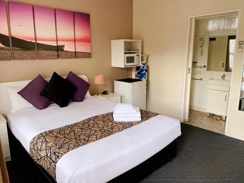 โมเต็ล เคมป์ซีย์ (Motel Kempsey)1