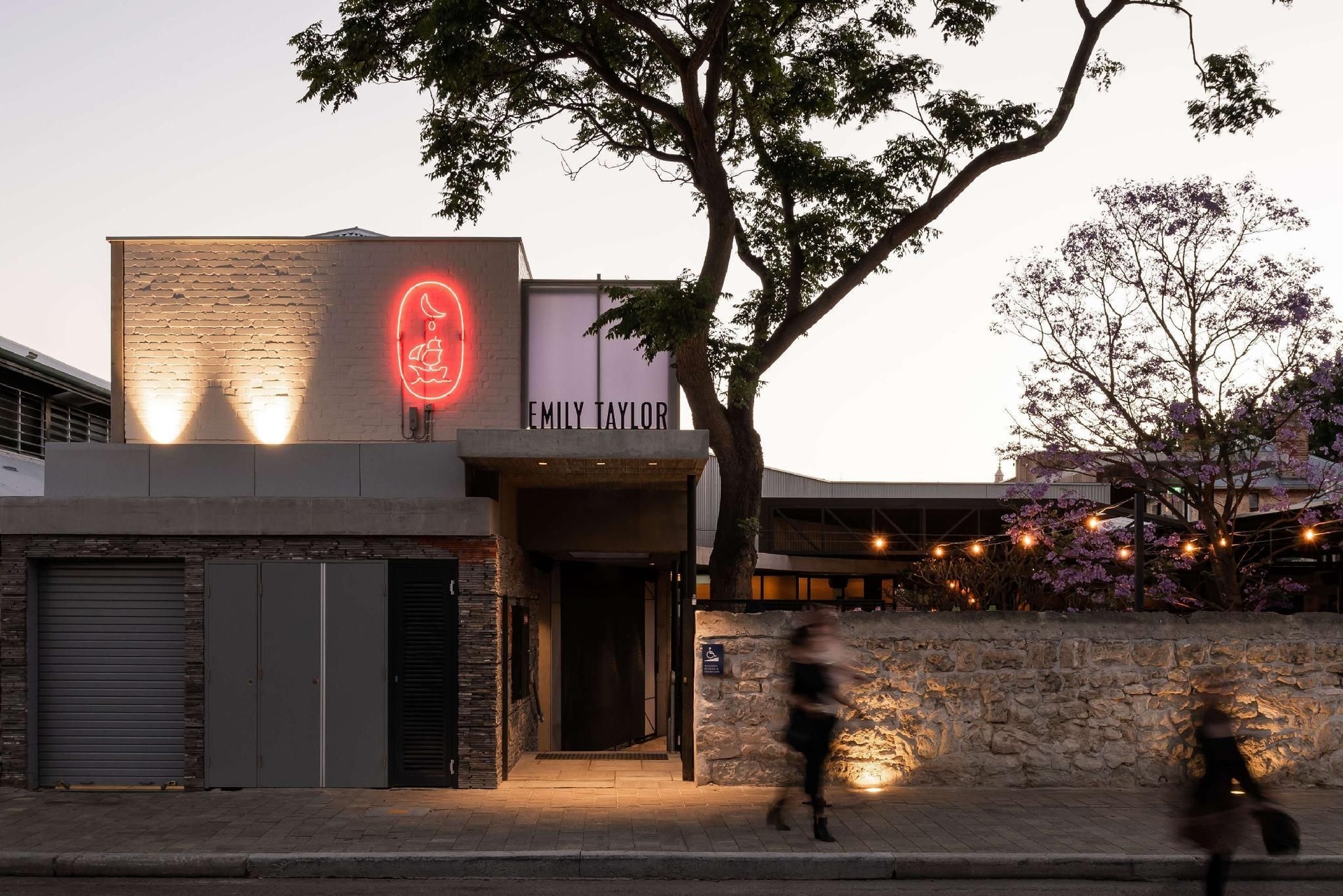 Warders Hotel Fremantle1