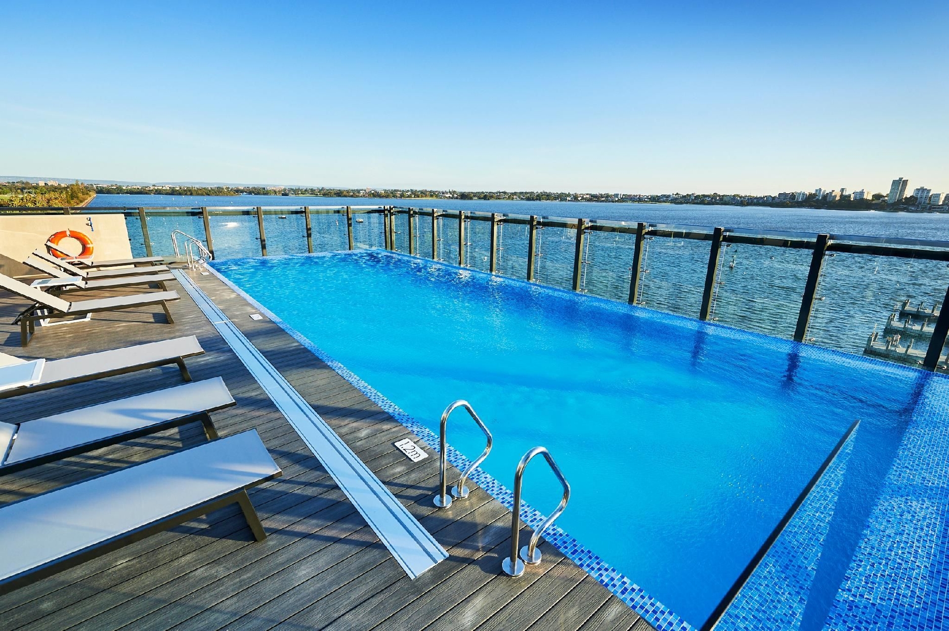 DoubleTree by Hilton Perth Waterfront1