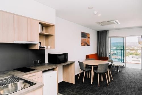Toms Court Hotel1