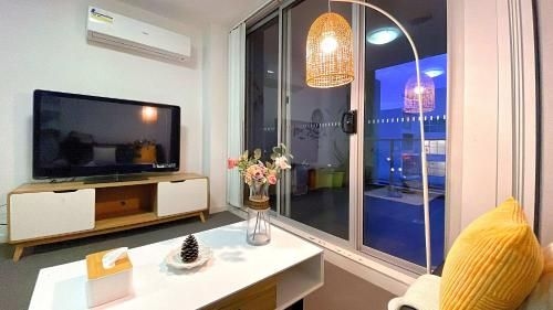 MetaWise 2BR Apartment in Heart of Hurlstone Park1