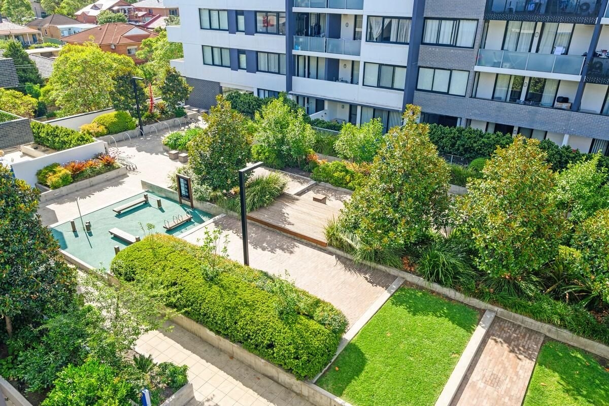 Campsie 2Br near Shopping Train4