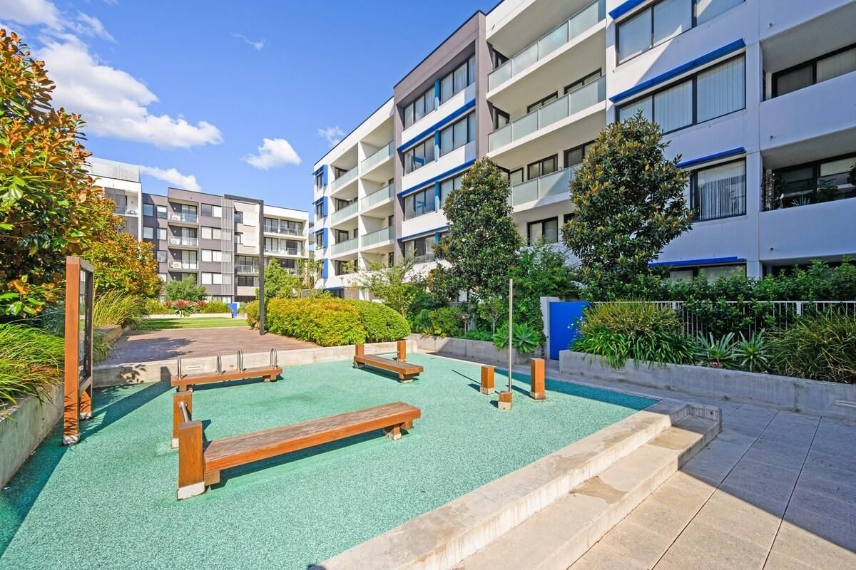 Campsie 2Br near Shopping Train3