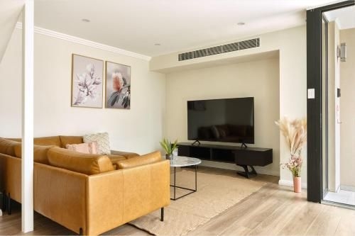 Balmain Family Tranquility Harbour Views1