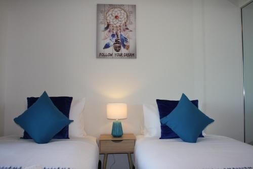 Modern Apt City Views  Sydney Olympic Park1