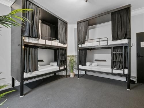 Azzurro Pod Hotel Potts Point3