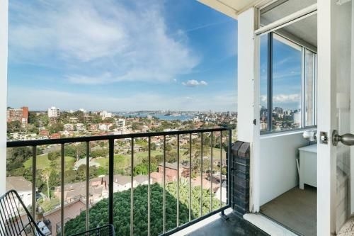 อพาร์ตเมนต์ 1 ห้องนอน 1 ห้องน้ำส่วนตัว ขนาด 10 ตร.ม. – Neutral Bay (Bright and Sunny Studio Apartment)3