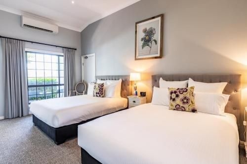 Camden Valley Inn4