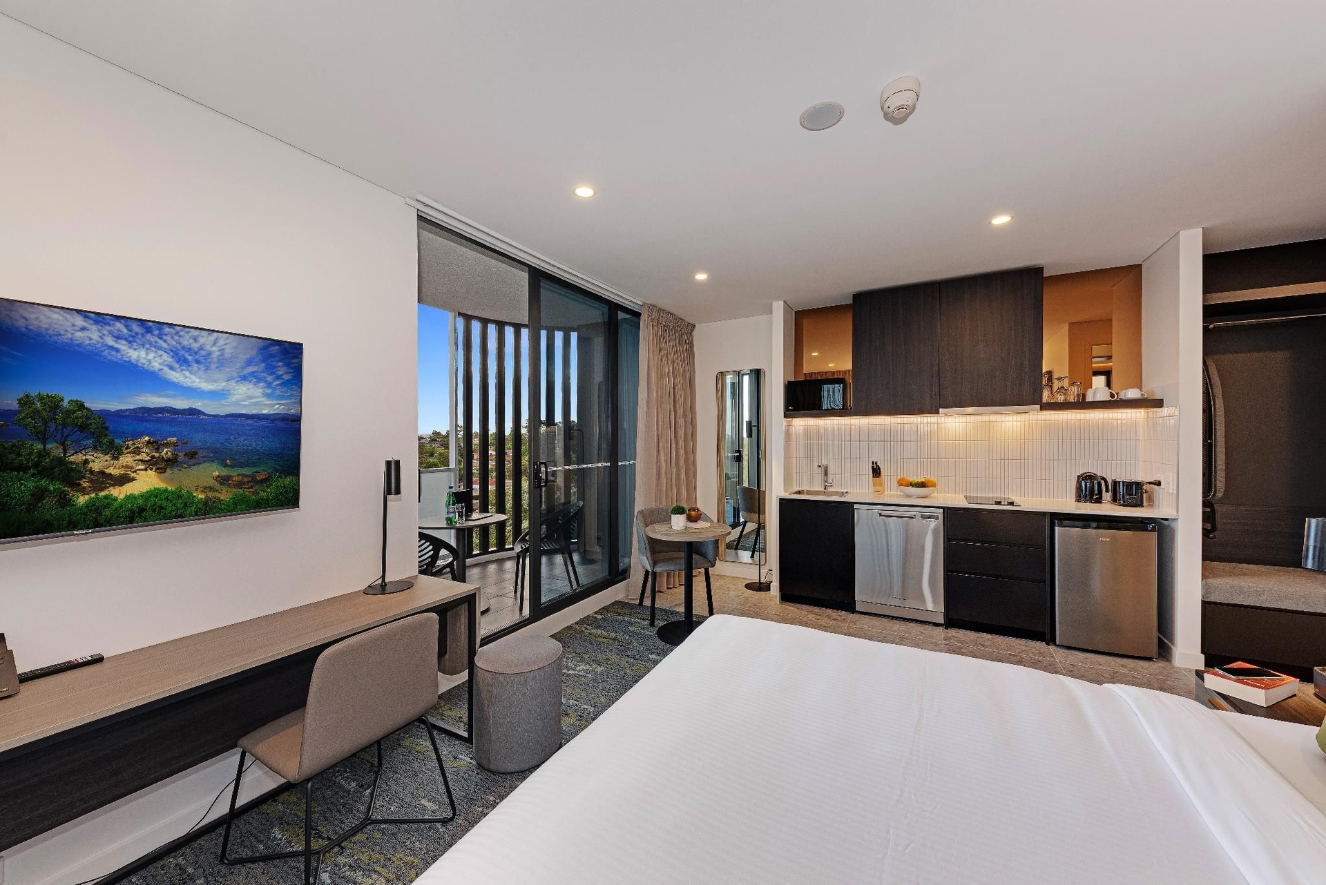 Littomore Suites Kingswood4