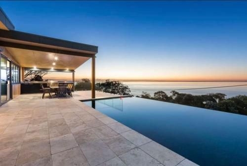 The Ocean's Edge, Luxury Entertainer with Views0