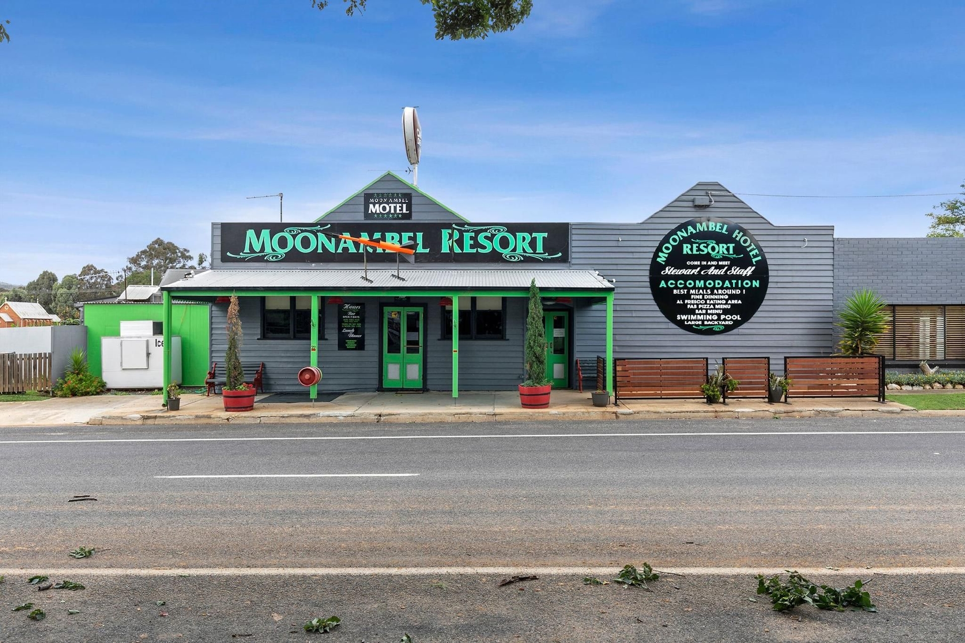 Moonambel Hotel1