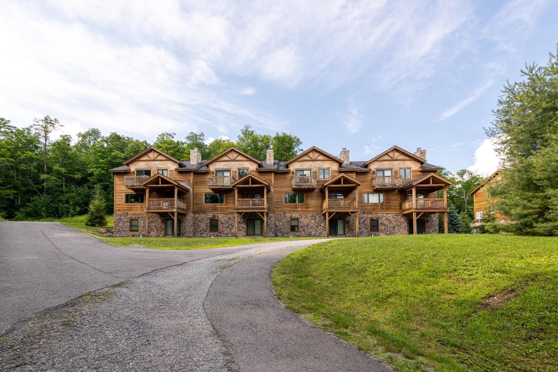 Mount Snow Lodging1