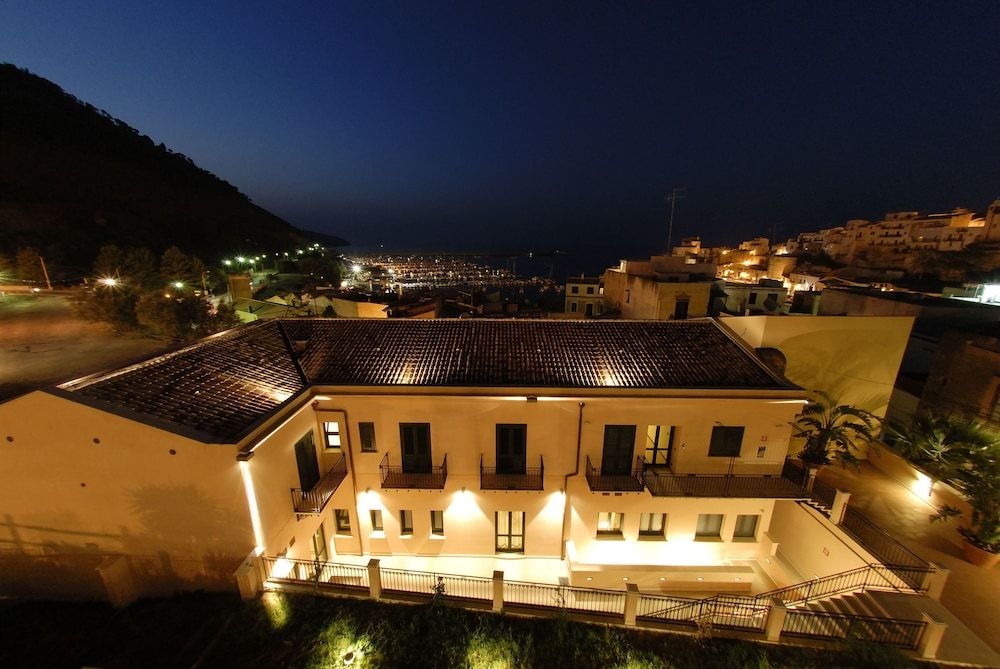 Cerri Hotel4