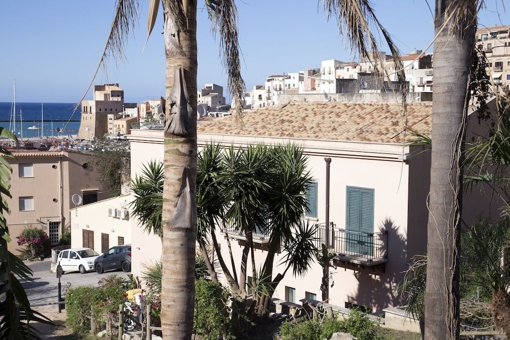 Cerri Hotel0