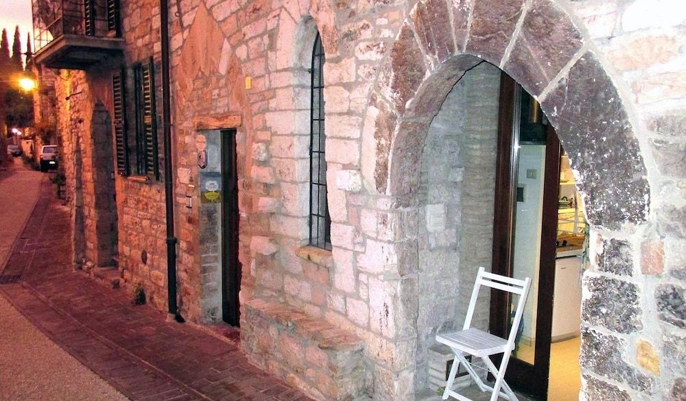 Vico Del Poeta0