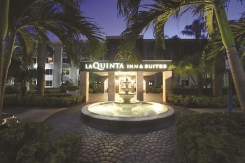 La Quinta Inn & Suites by Wyndham Coral Springs South1