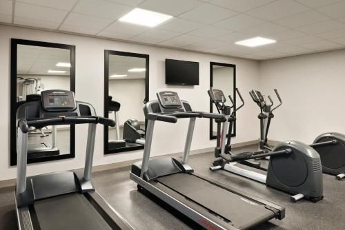 Country Inn & Suites by Radisson, Erlanger - Cincinnati South1
