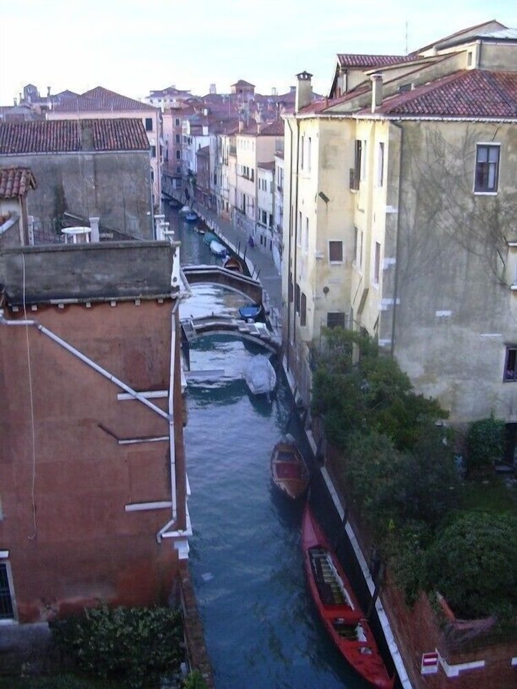 At Home A Palazzo B&B0
