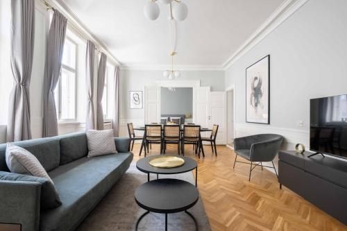 แฟลต 4 ห้องนอนหรูหรา ใจกลางโคเปนเฮเกน ริมคลอง (Lavish 4BR Flat in the Heart of CPH by The Canals)2