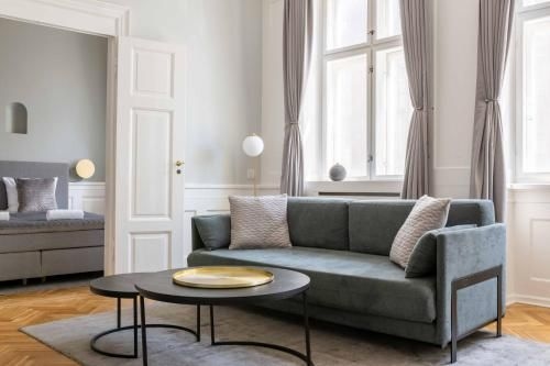 แฟลต 4 ห้องนอนหรูหรา ใจกลางโคเปนเฮเกน ริมคลอง (Lavish 4BR Flat in the Heart of CPH by The Canals)1