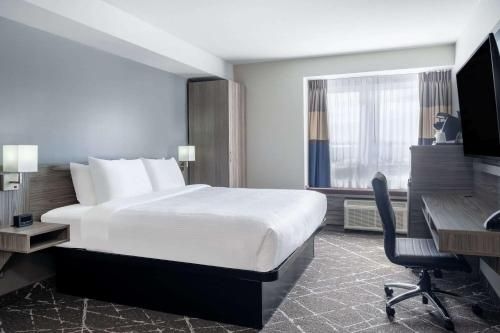 Microtel Inn & Suites by Wyndham Kanata Ottawa West2