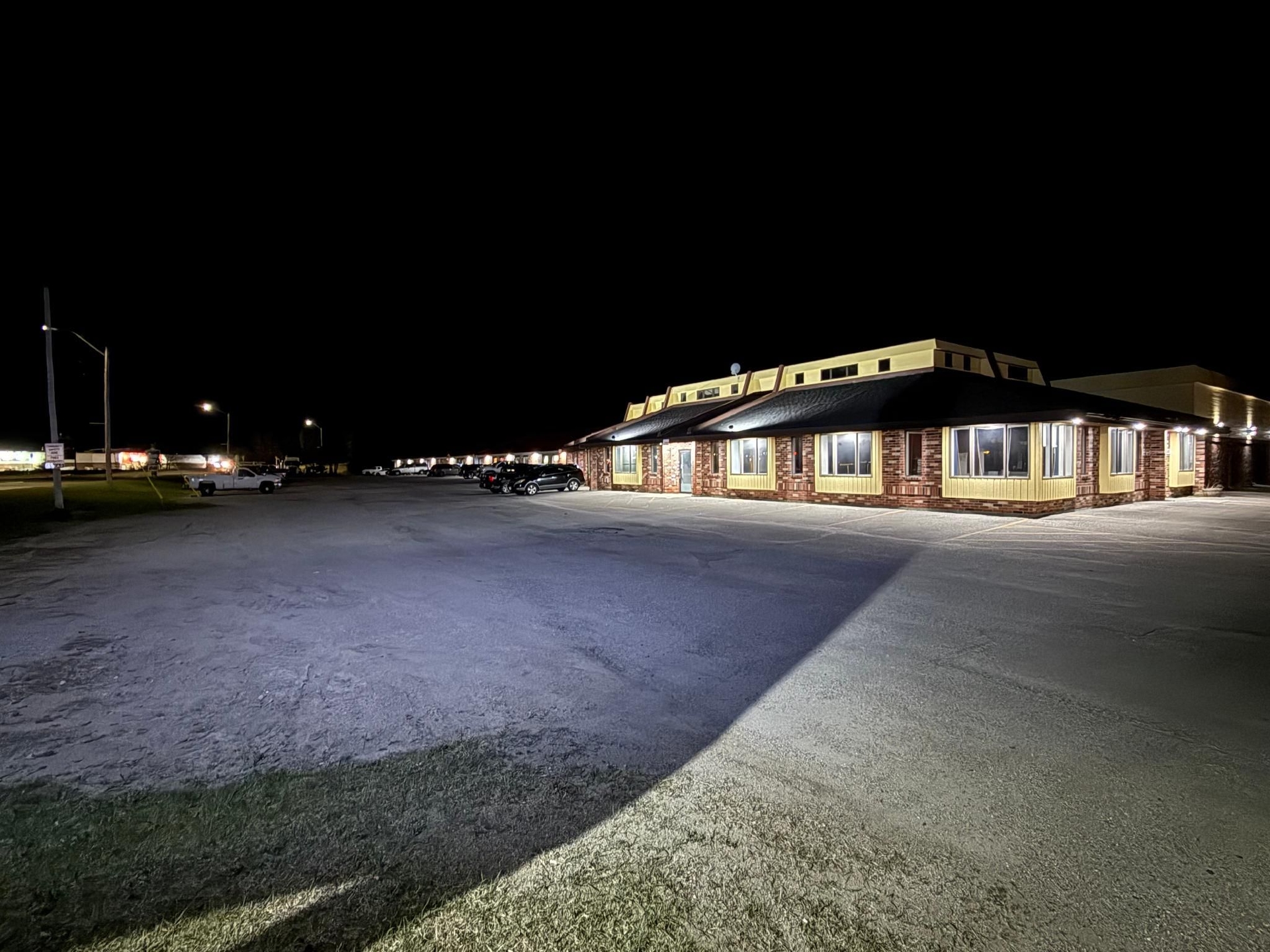 Zero-100 Motor Inn1