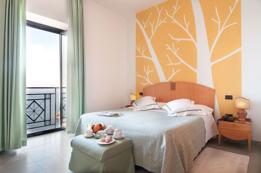 Grand Hotel Mediterraneo0