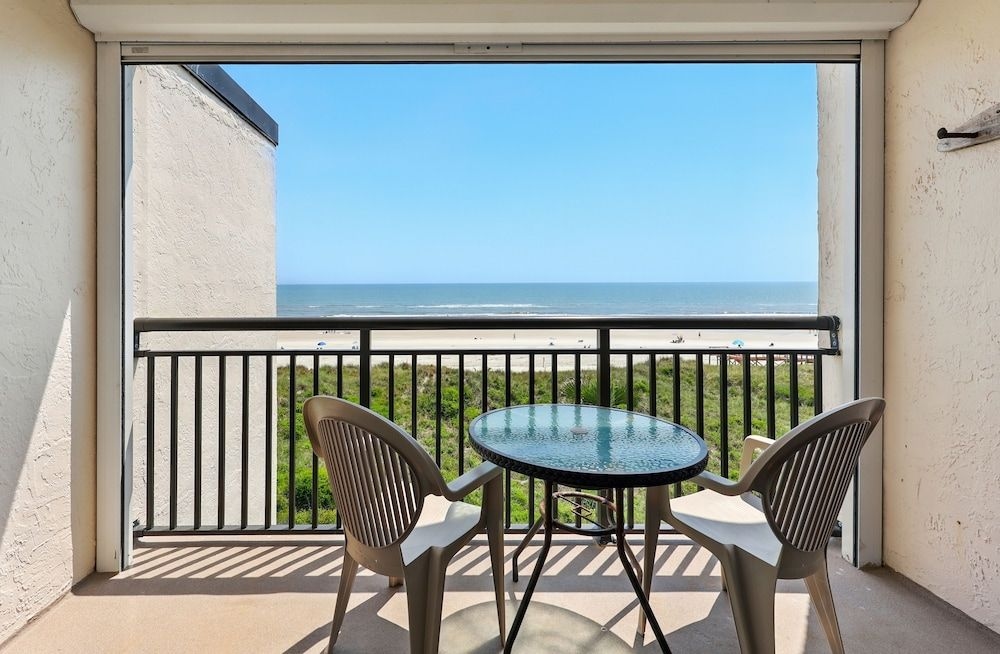 Beacher's Lodge Oceanfront Suites1