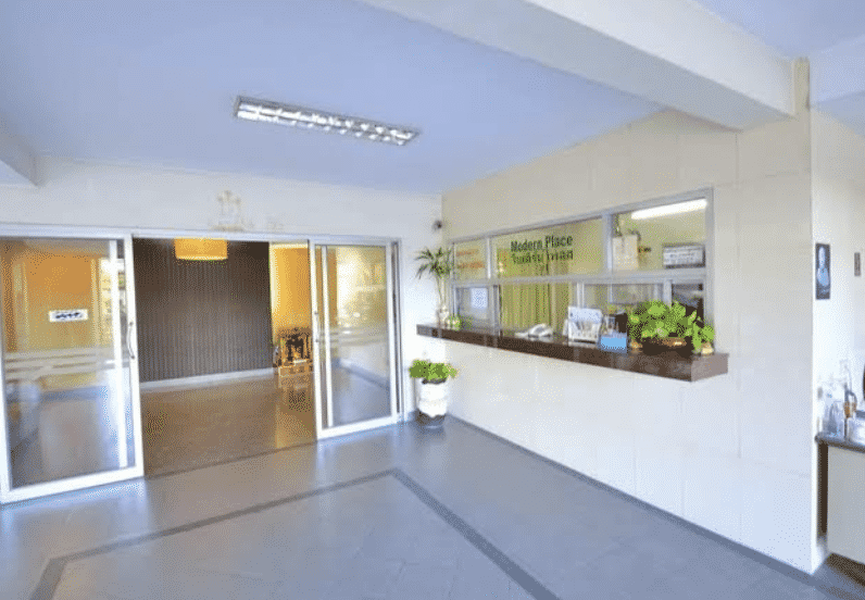 โมเดิร์นเพลส (Modern Place)1