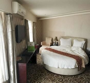 ดูเช่ โฮเทล เฉิงตู แพนด้า เบส (Dushe Hotel Chengdu Panda Base Hotel)0