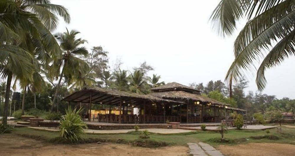 Varca Palms Beach Resort3