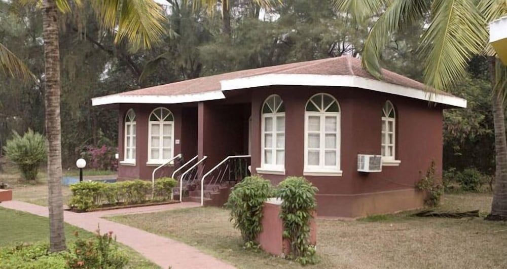 Varca Palms Beach Resort2