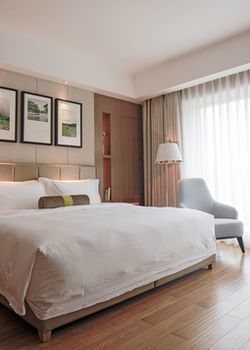 Your Moving Hotel4