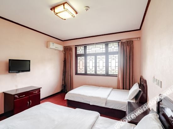 The Dragon Hotel3