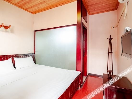 The Dragon Hotel2