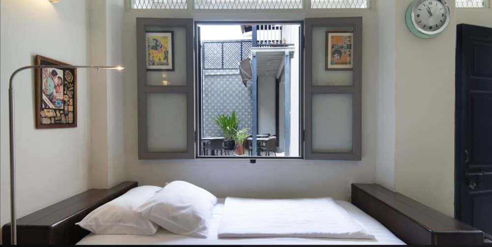 Noordin Mews0