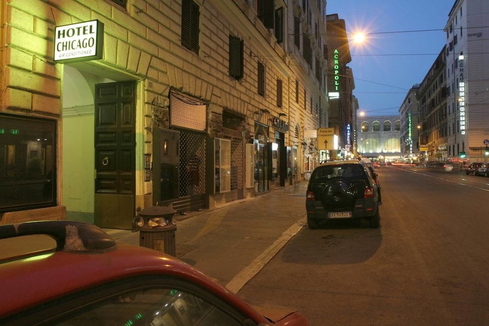 Hotel Chicago1