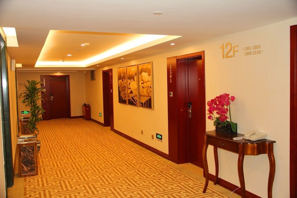 Golden Oasis Hotel1