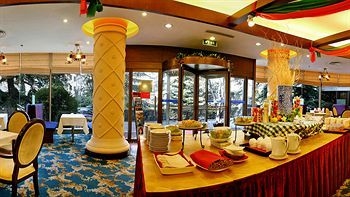 เอ็กซิบิชัน เซ็นเตอร์ โฮเทล (Exhibition Centre Hotel)1
