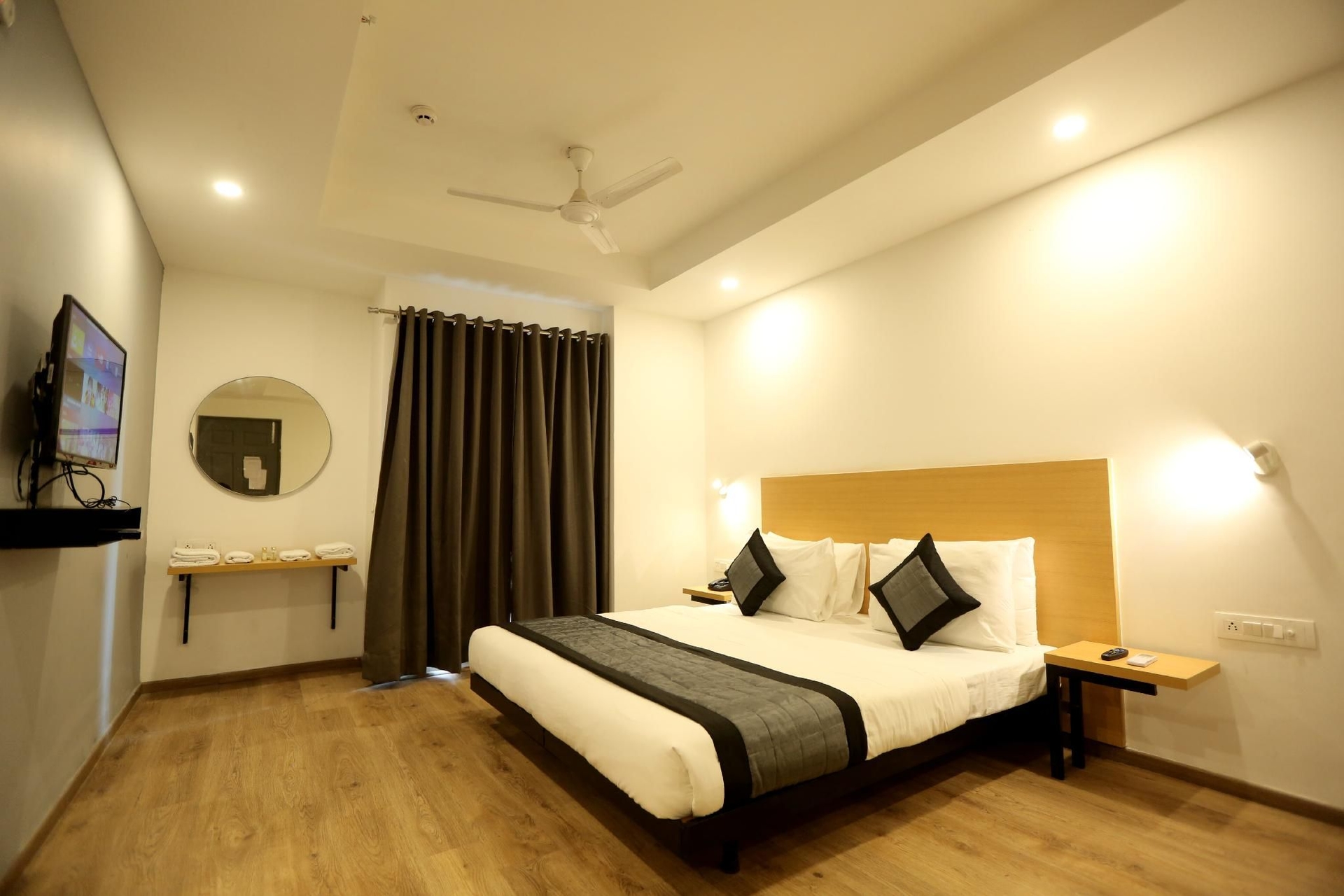 โรงแรมไวท์ แซฟฟรอน (Hotel White Saffron)2
