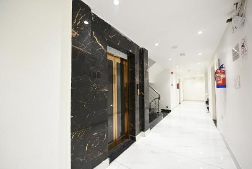 Hotel Luxury inn1