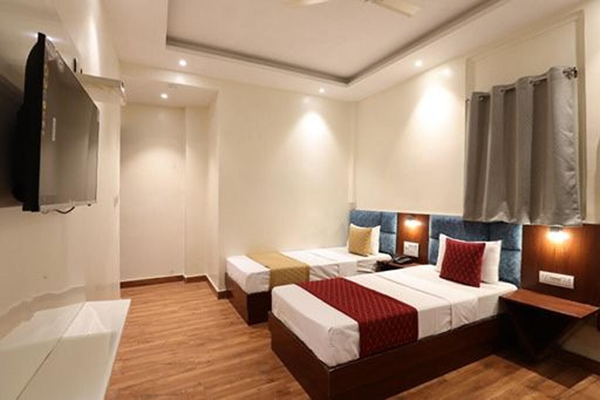 Hotel Amrit Near Old Delhi Railway Station3