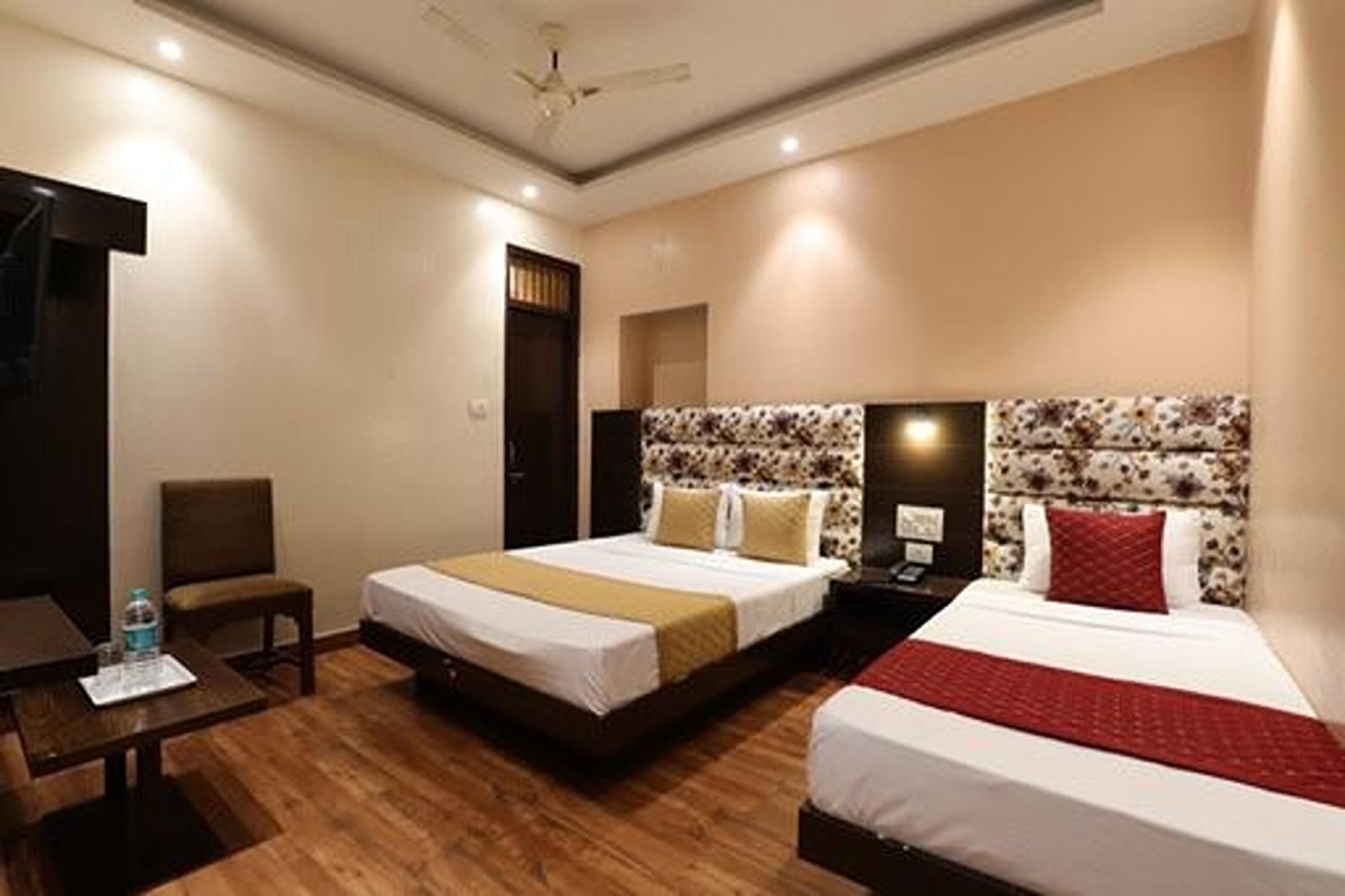 Hotel Amrit Near Old Delhi Railway Station1