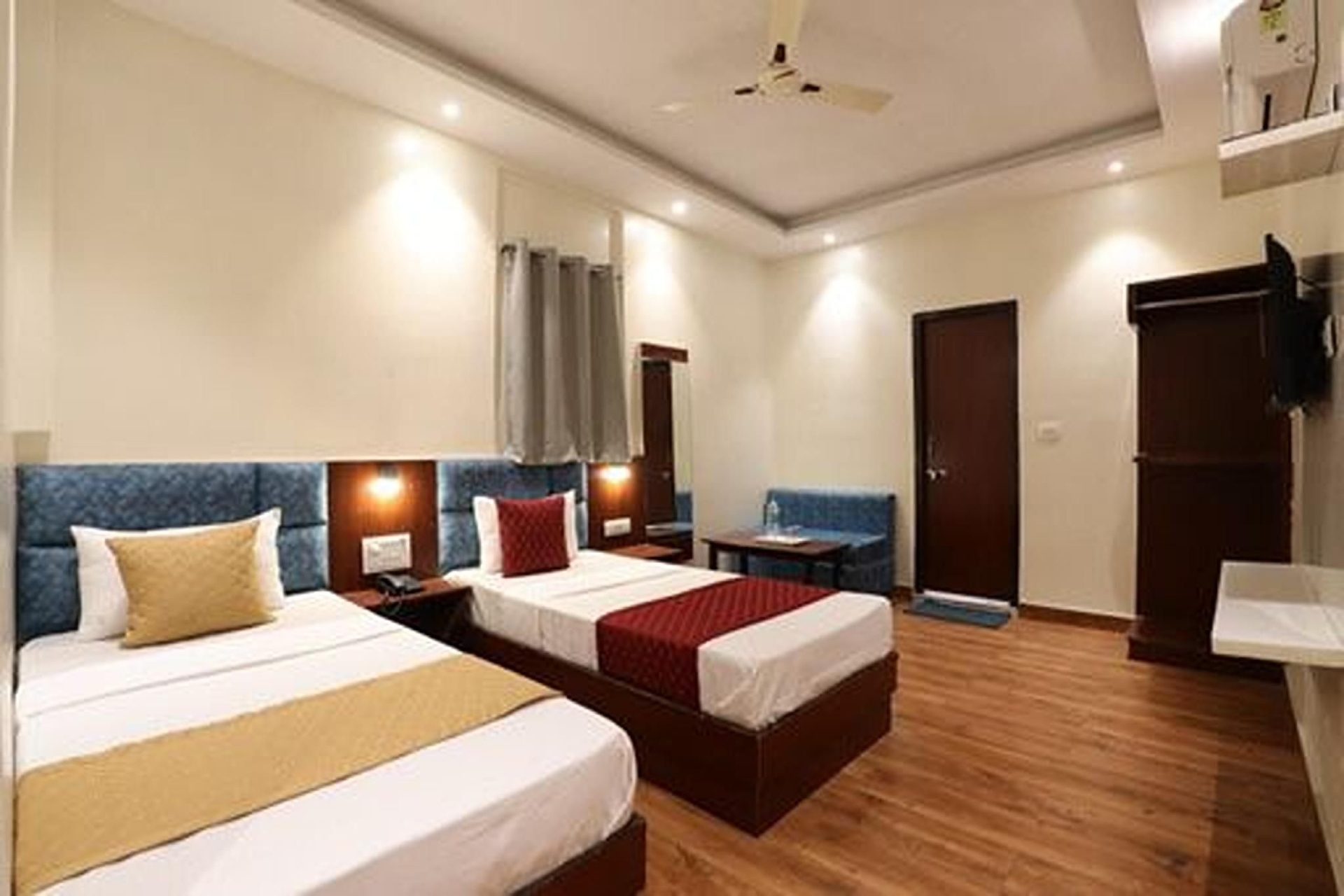 Hotel Amrit Near Old Delhi Railway Station4
