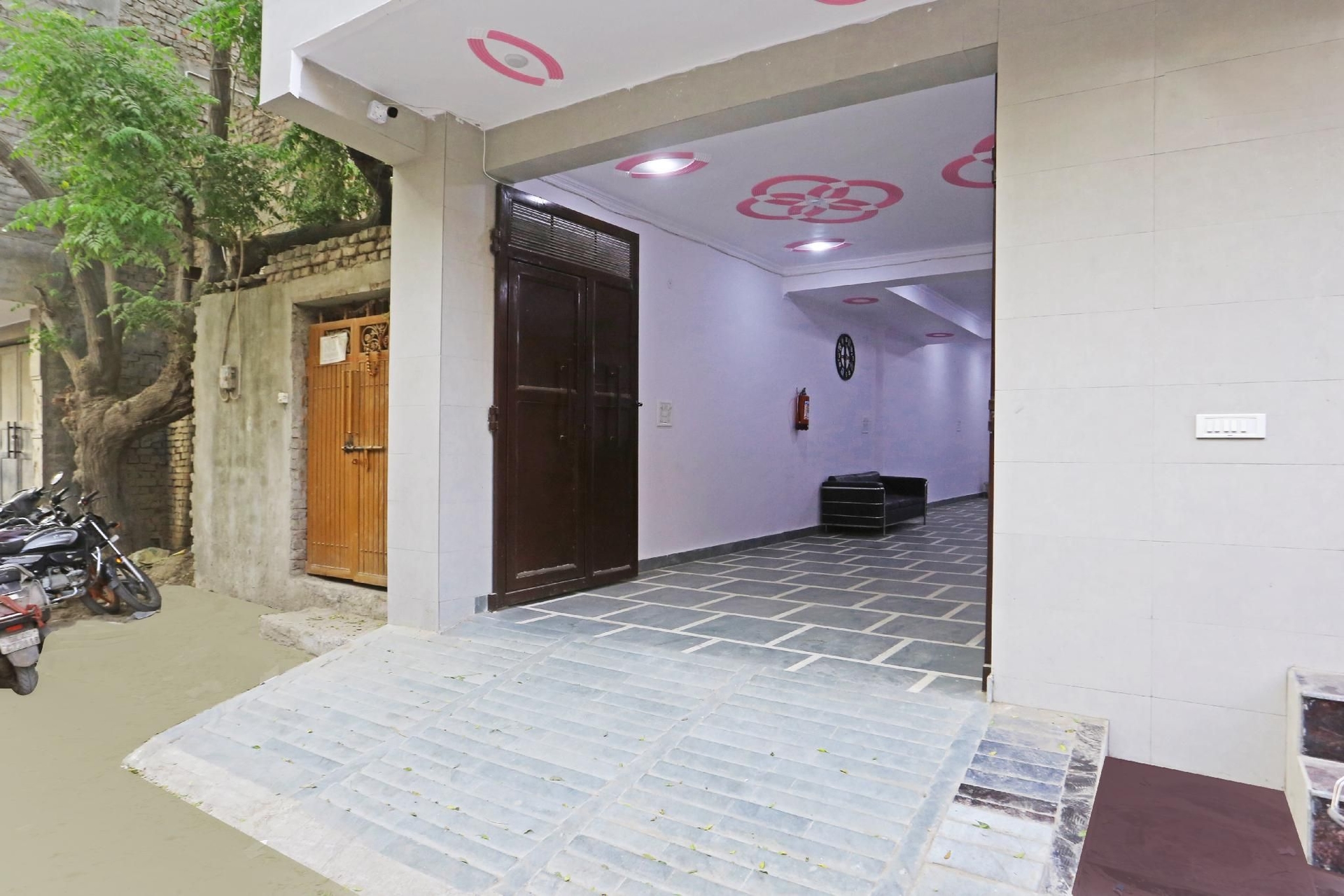 ทเวมฟ์ เรสซิเดนซี (Twamev Residency)0