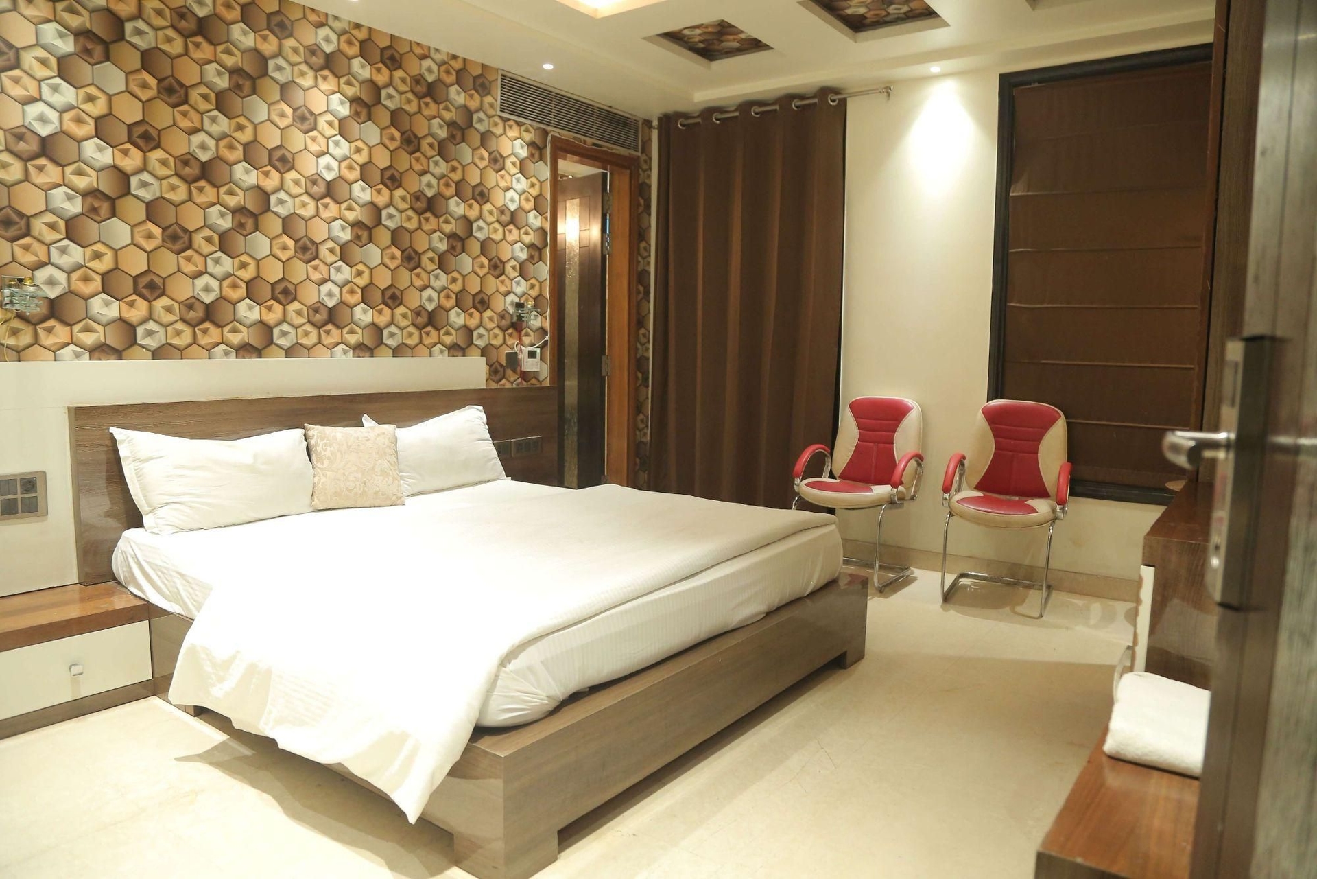 Leeway Hotel3
