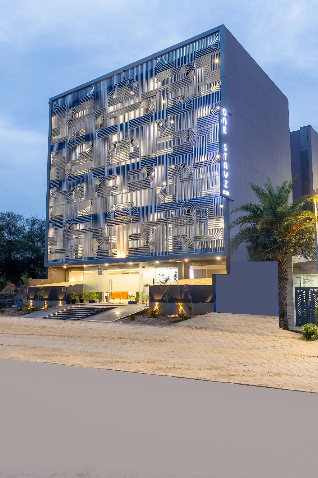 วัน สเตย์ซ โฮเทล (One Stayz Hotel)0